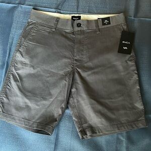New with tags RVCA men’s shorts size 30
